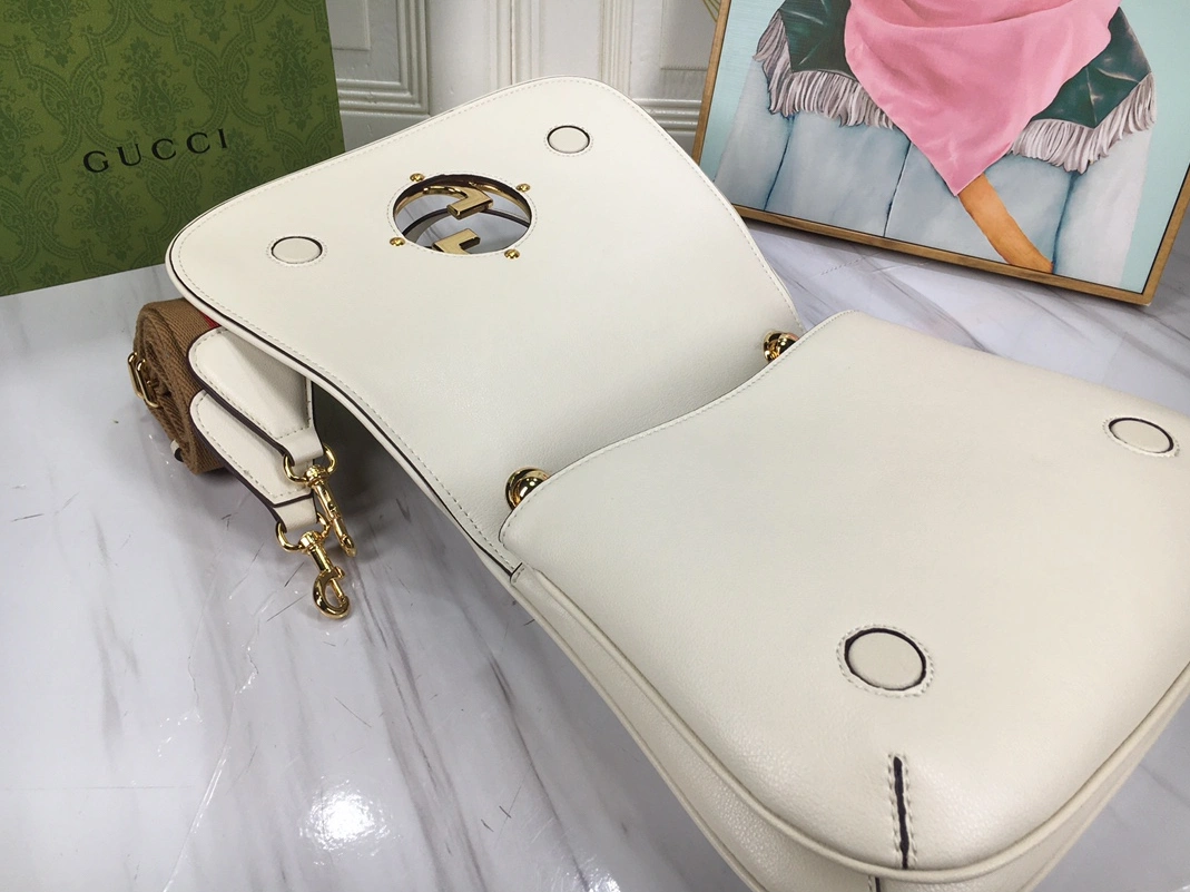 Gucci AAA Quality Shoulder Bags For Women Versatile 9433