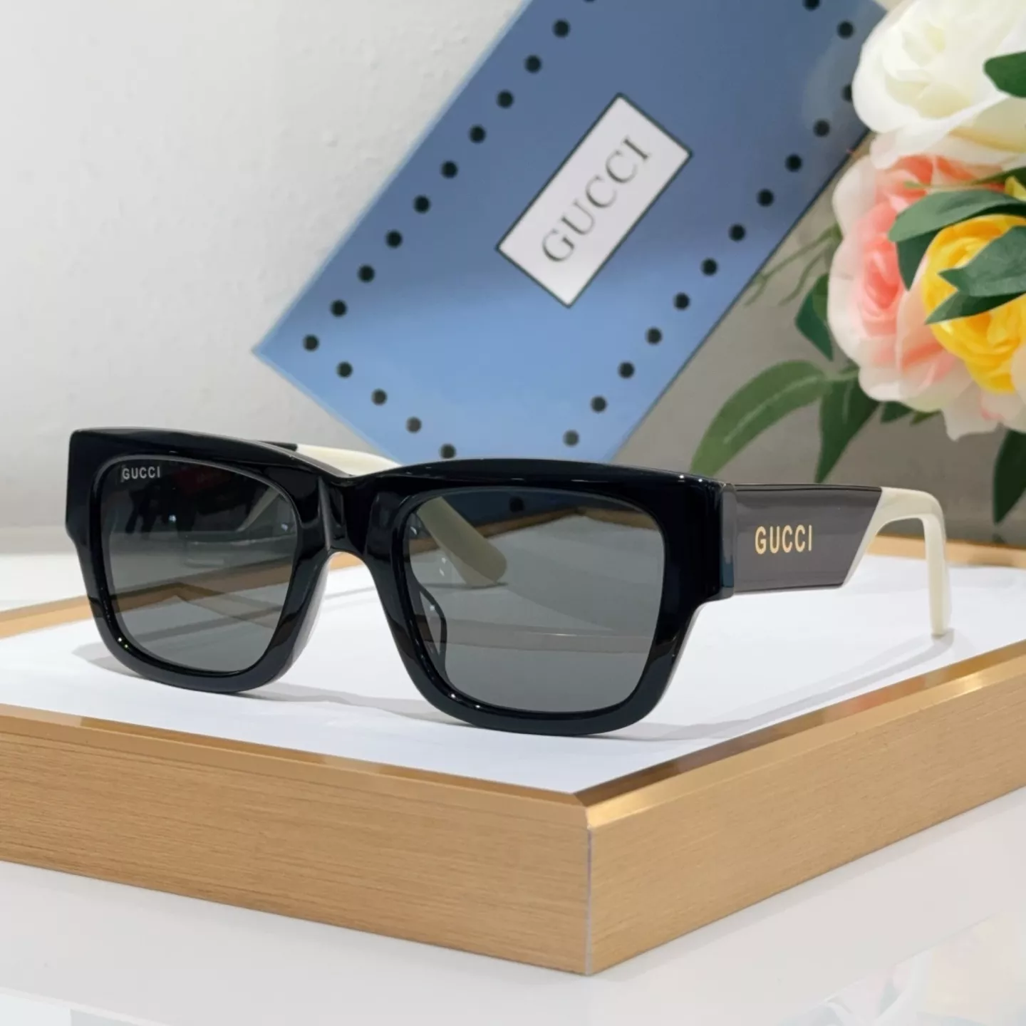 Gucci AAA Quality Sunglasses Bright 1042