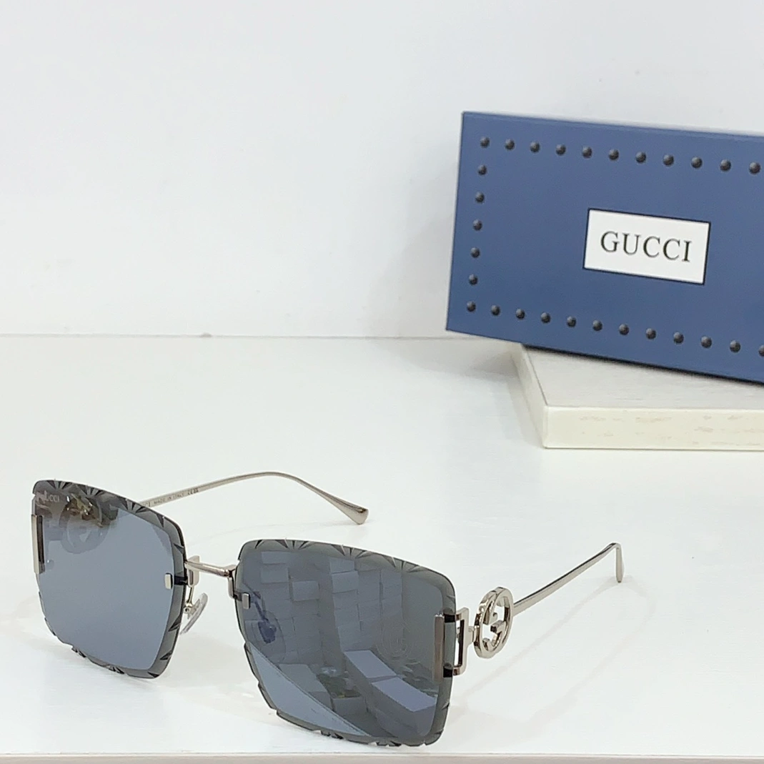 Gucci AAA Quality Sunglasses Bright 9352