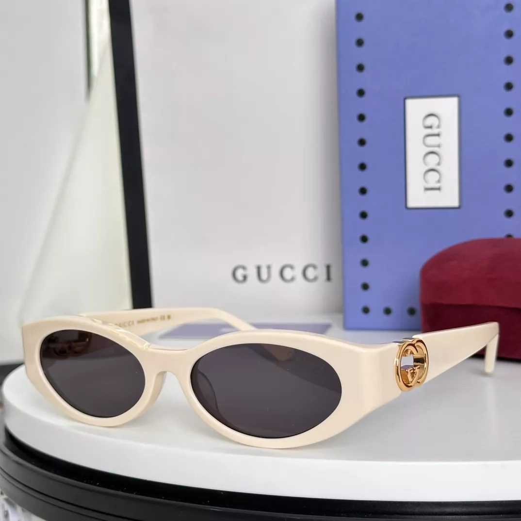 Gucci AAA Quality Sunglasses Classic 9855