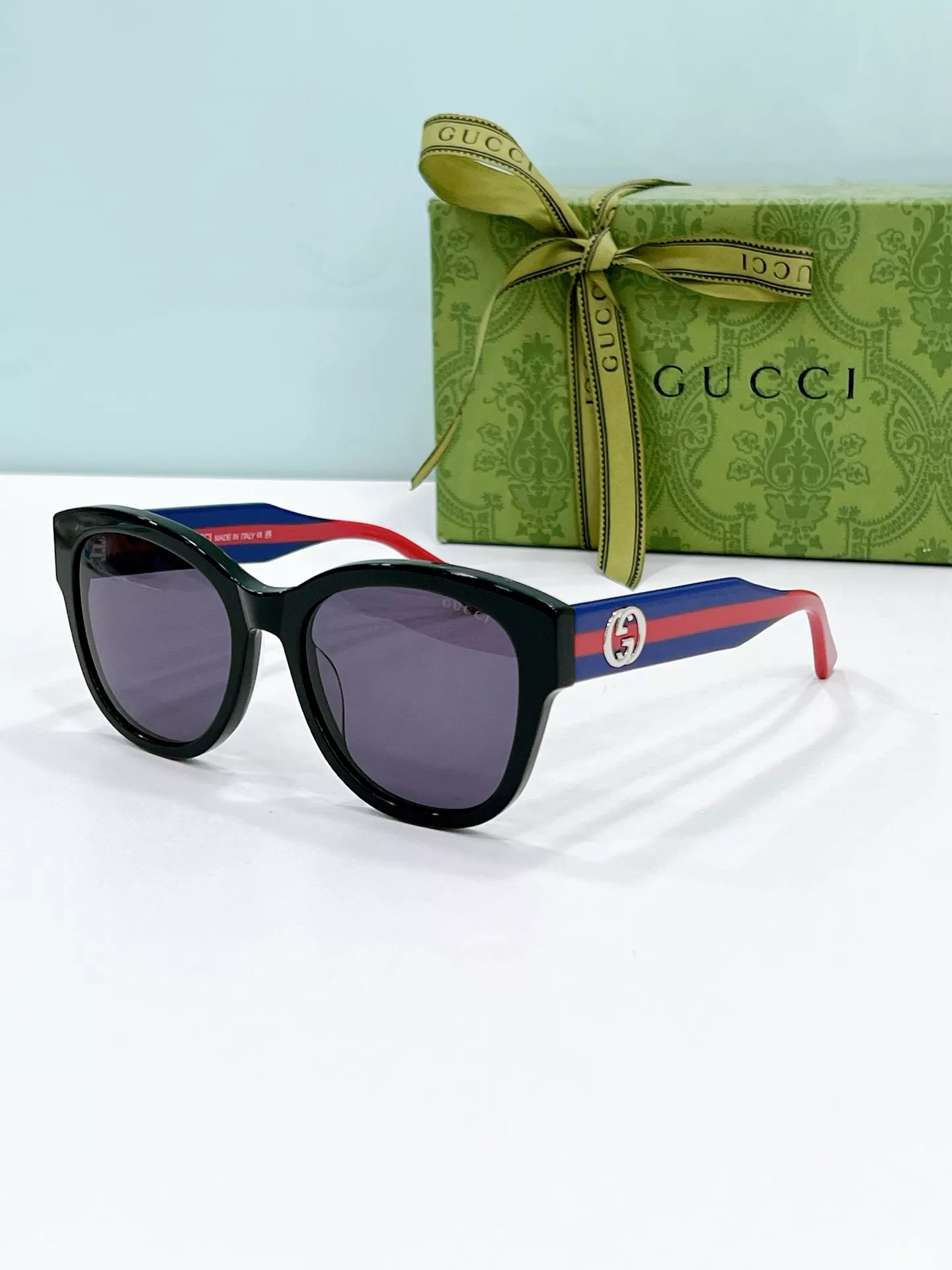 Gucci AAA Quality Sunglasses Comfortable 186