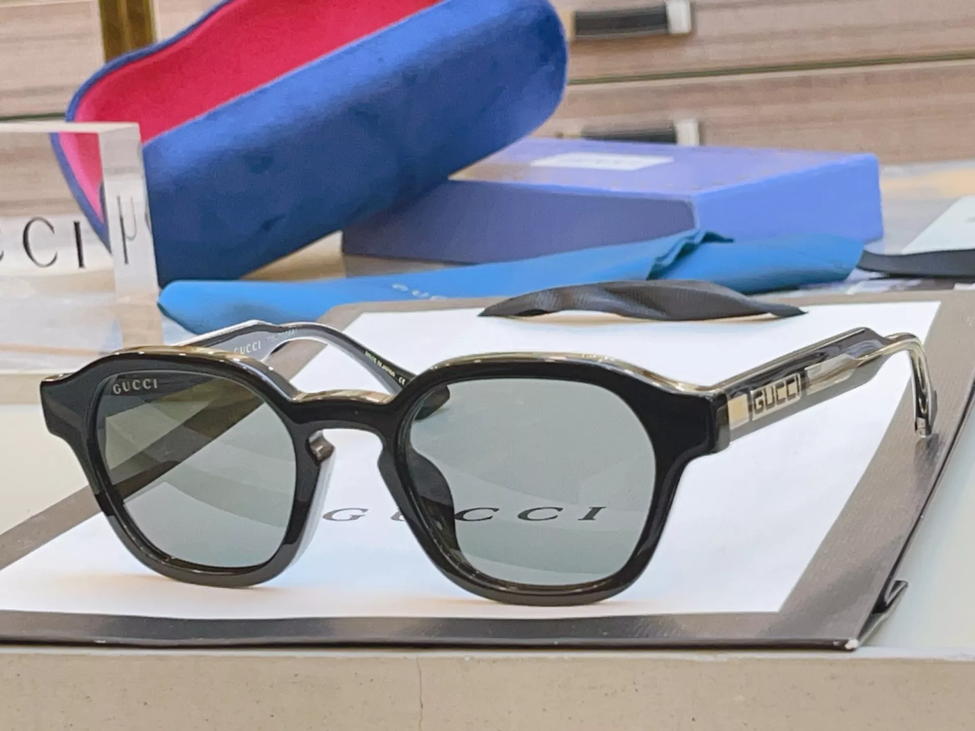 Gucci AAA Quality Sunglasses Comfortable 2575