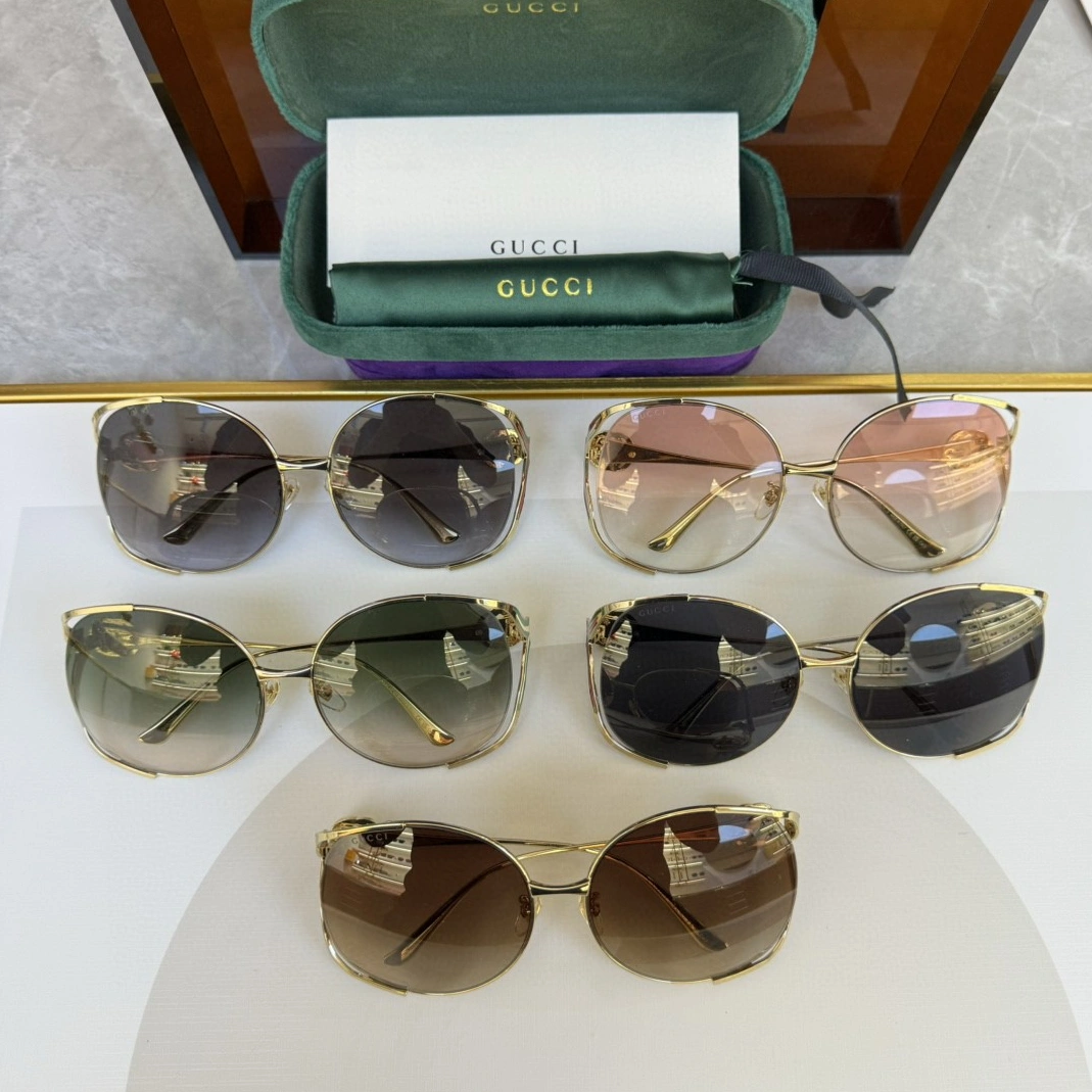 Gucci AAA Quality Sunglasses Comfortable 8119