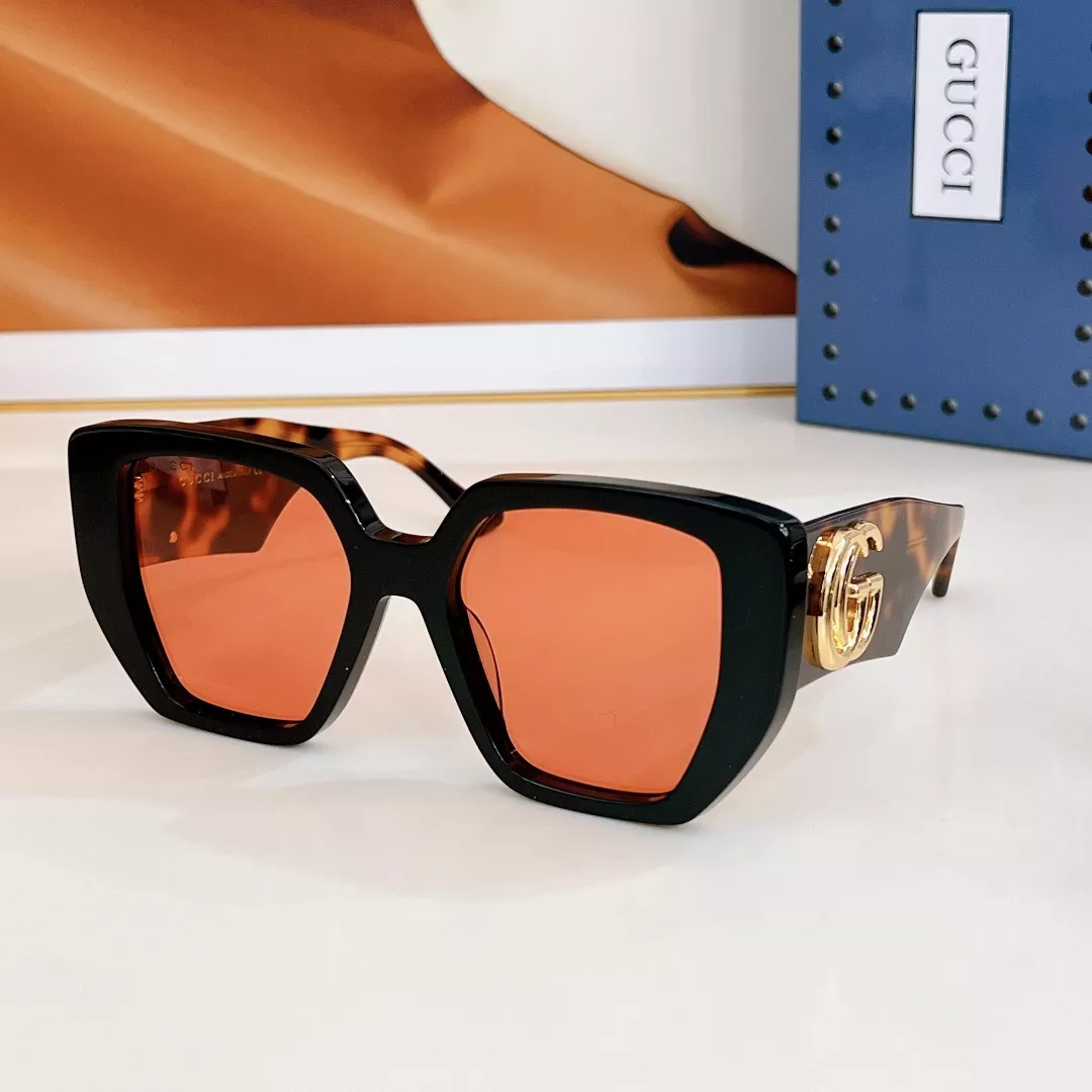 Gucci AAA Quality Sunglasses Compact 1985