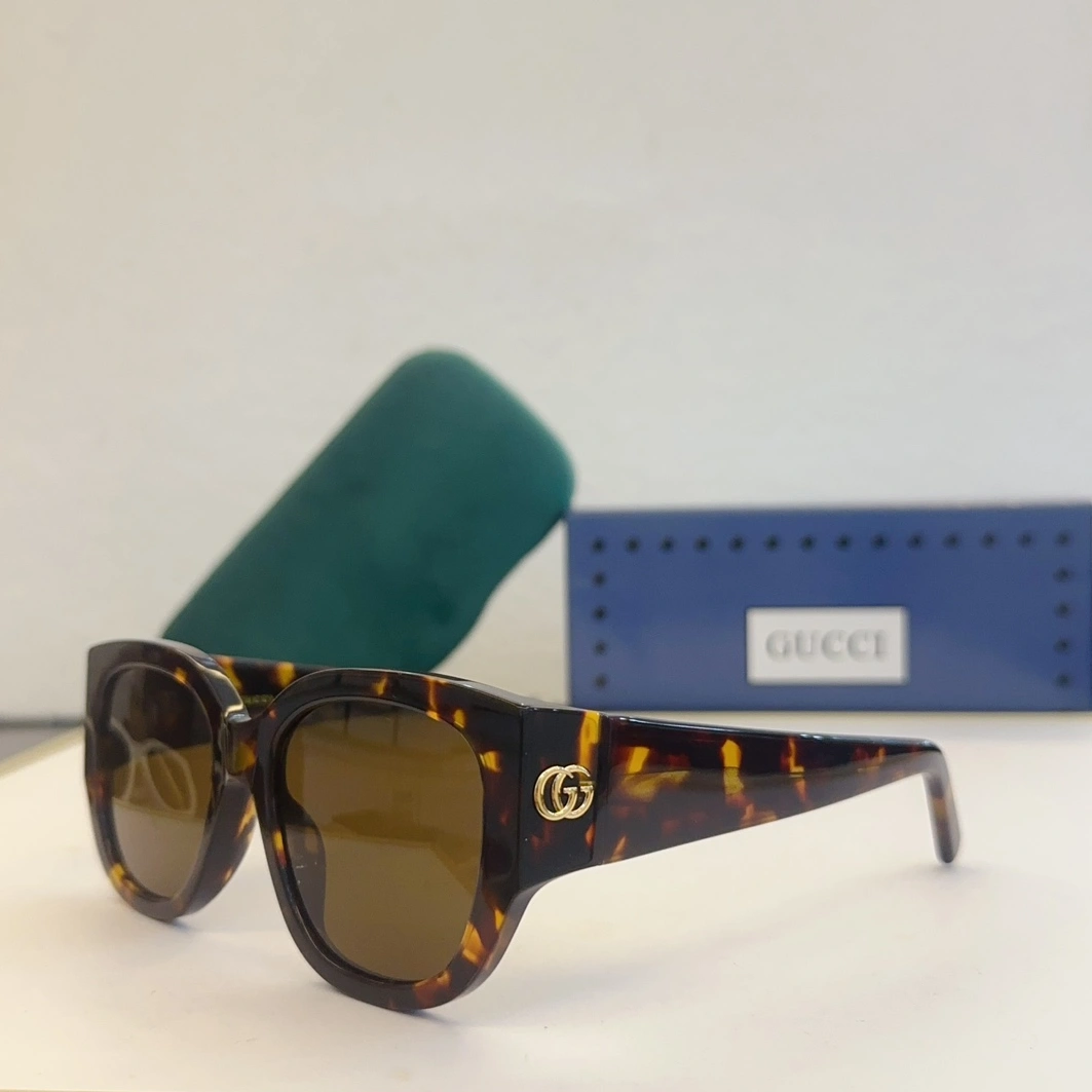 Gucci AAA Quality Sunglasses Cozy 3061
