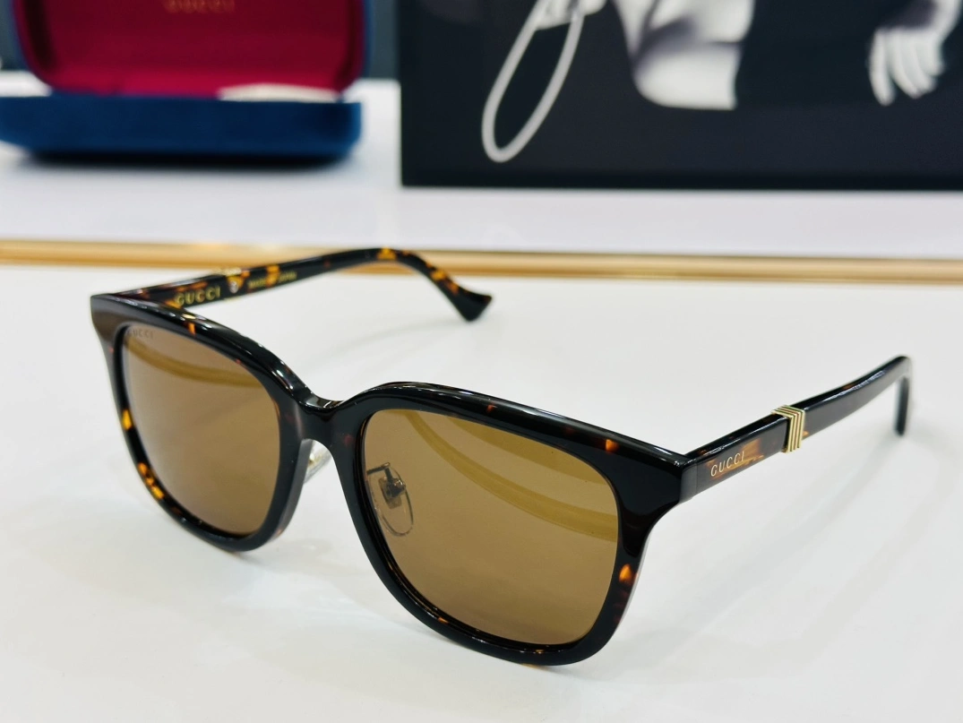 Gucci AAA Quality Sunglasses Durable 4466