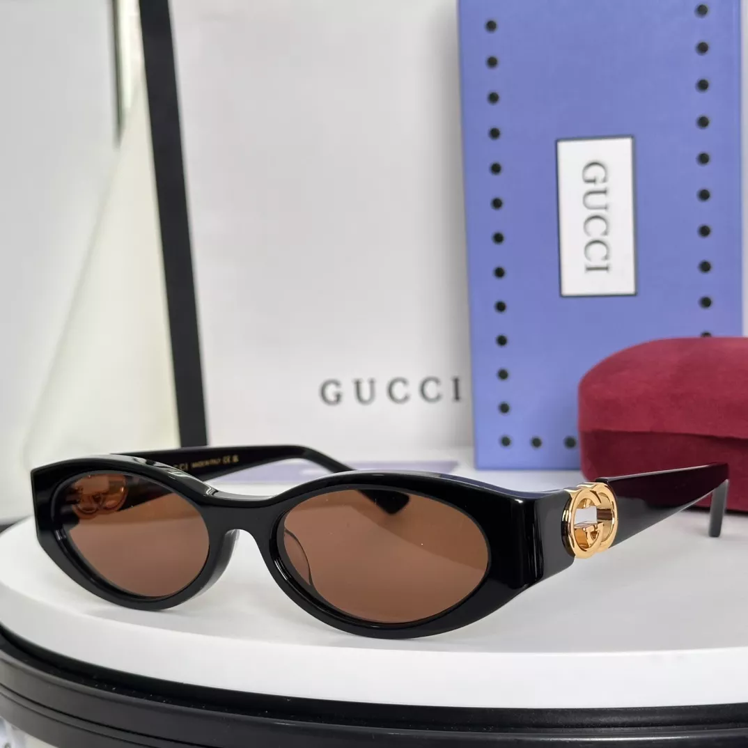 Gucci AAA Quality Sunglasses EasyMatch 5477