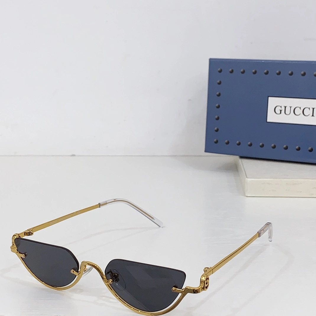 Gucci AAA Quality Sunglasses EyeCatching 8668