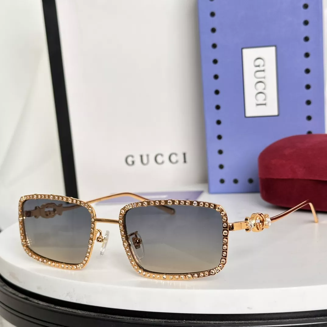 Gucci AAA Quality Sunglasses Fashionable 9139