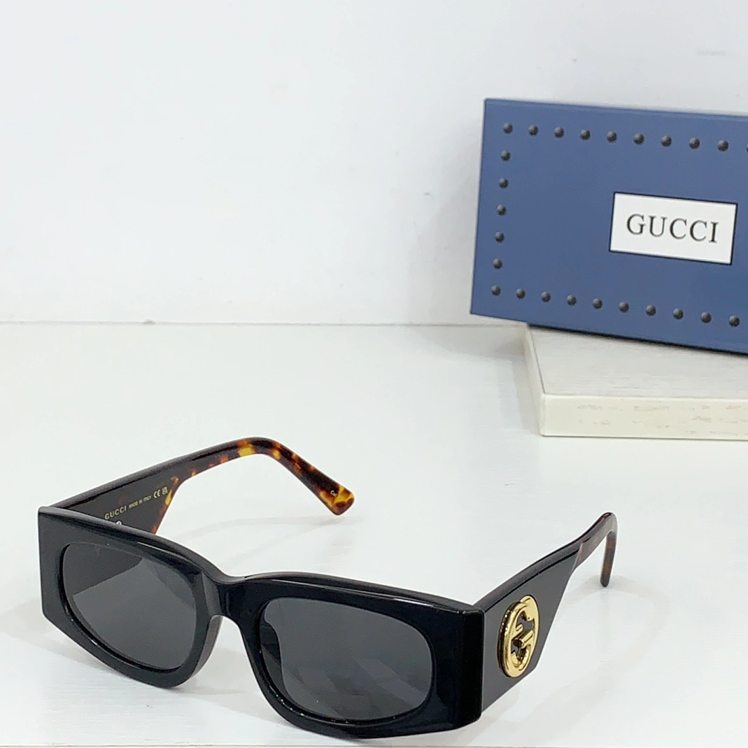 Gucci AAA Quality Sunglasses Flexible 3018