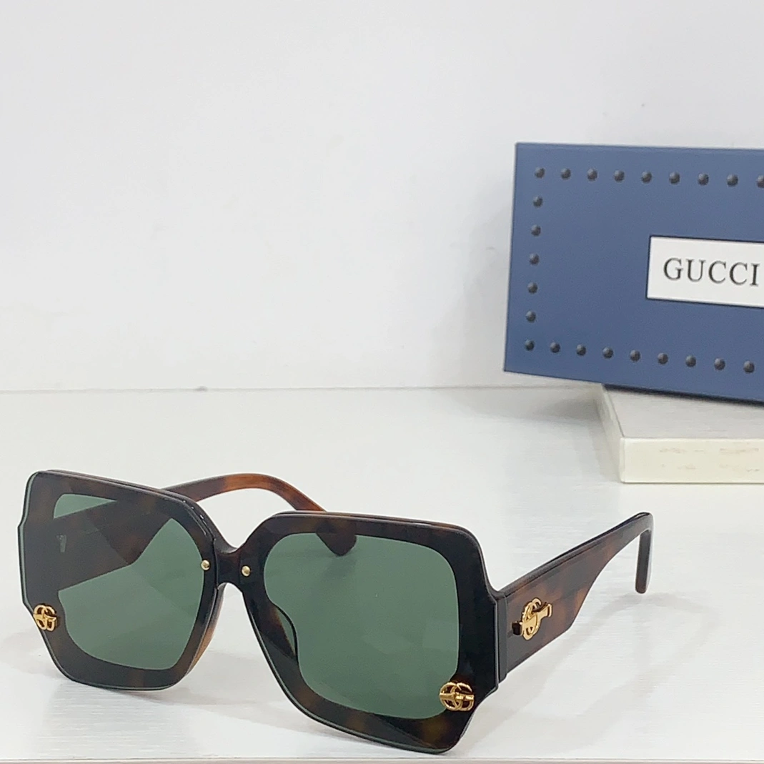 Gucci AAA Quality Sunglasses Flexible 7572