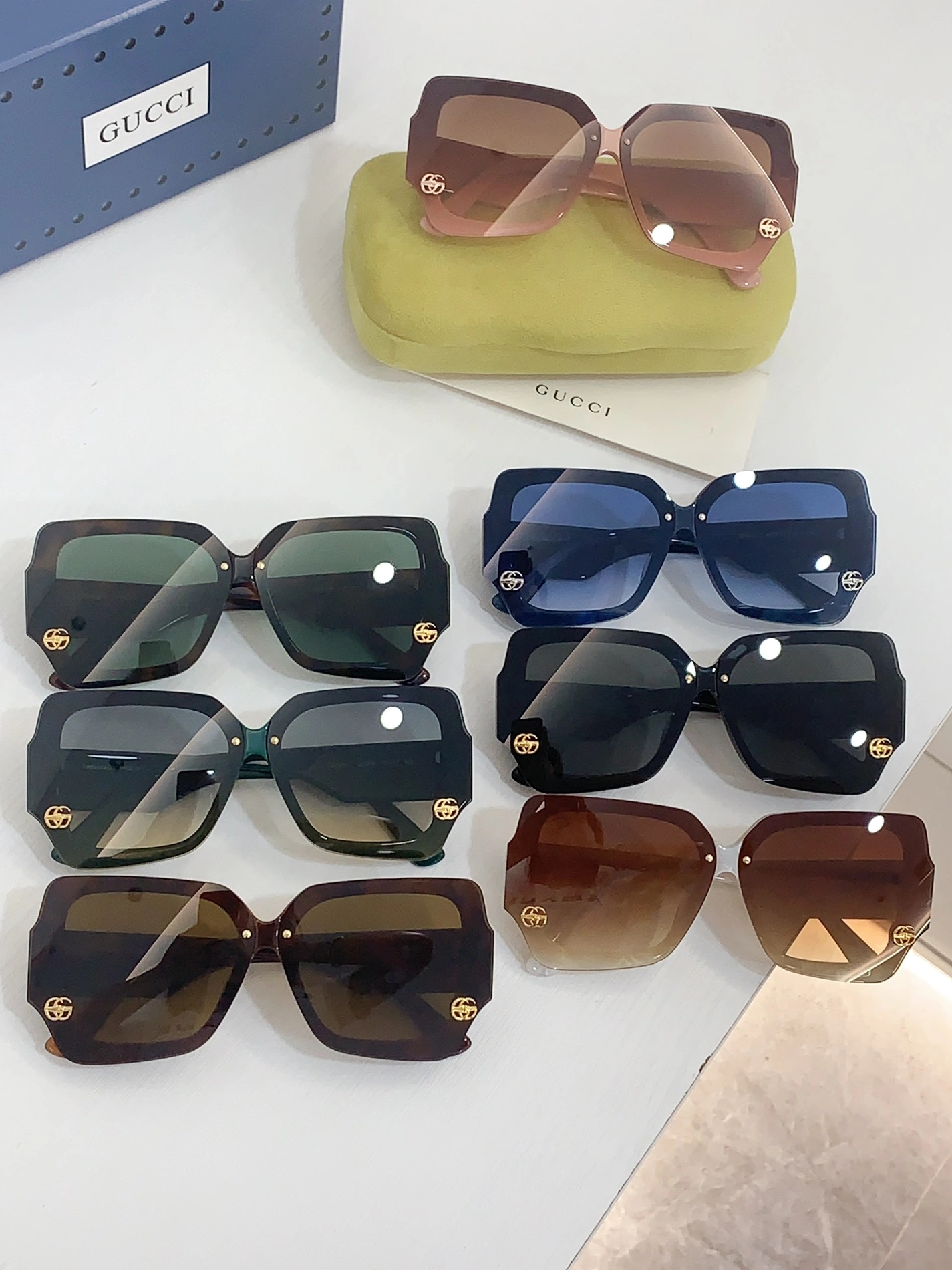 Gucci AAA Quality Sunglasses Flexible 7572