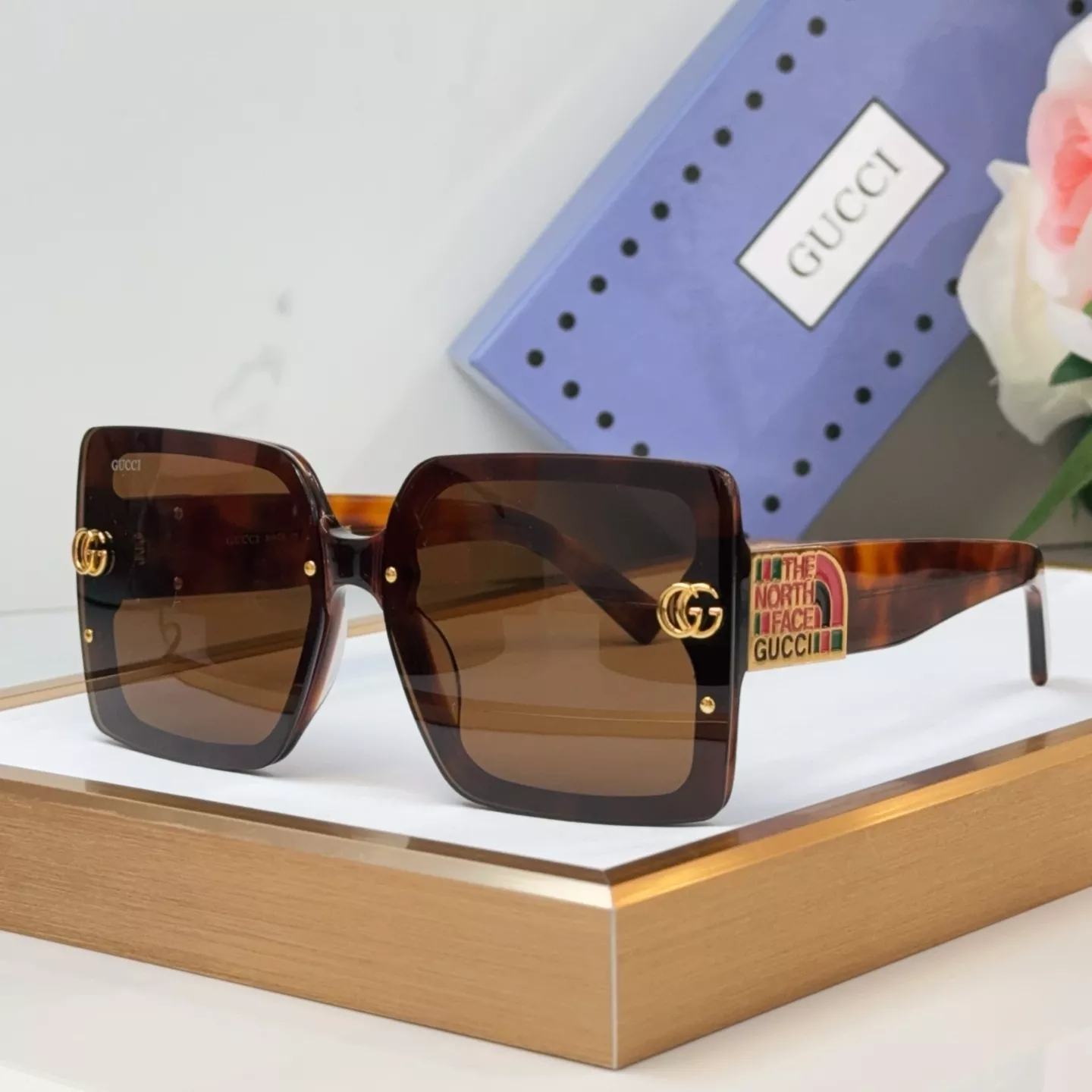 Gucci AAA Quality Sunglasses Minimalist 668