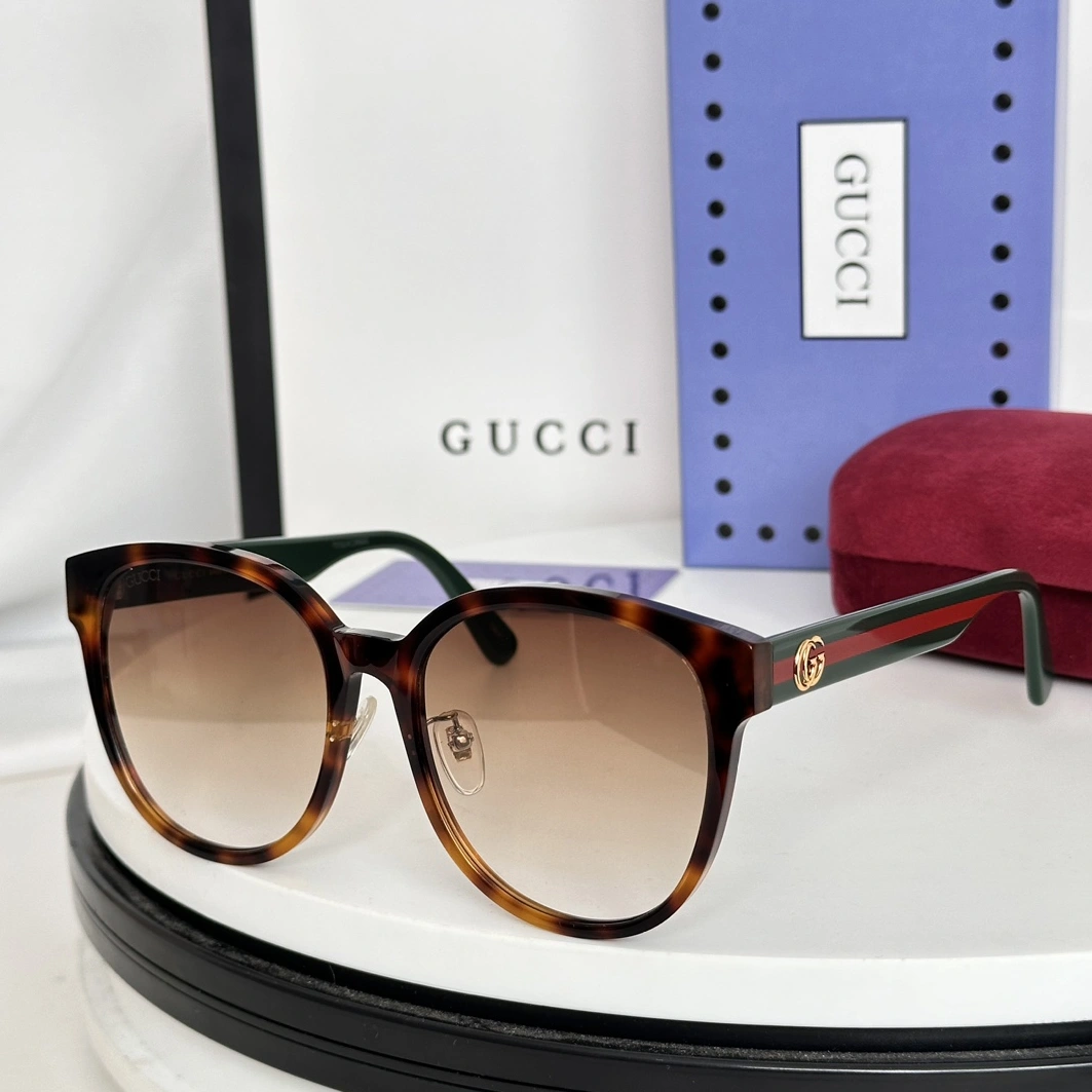 Gucci AAA Quality Sunglasses Modern 6339