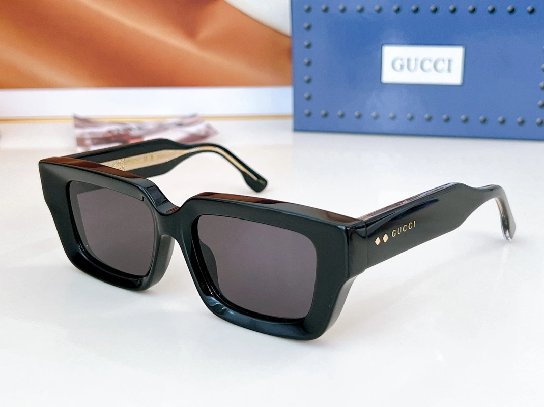 Gucci AAA Quality Sunglasses ModernLook 831