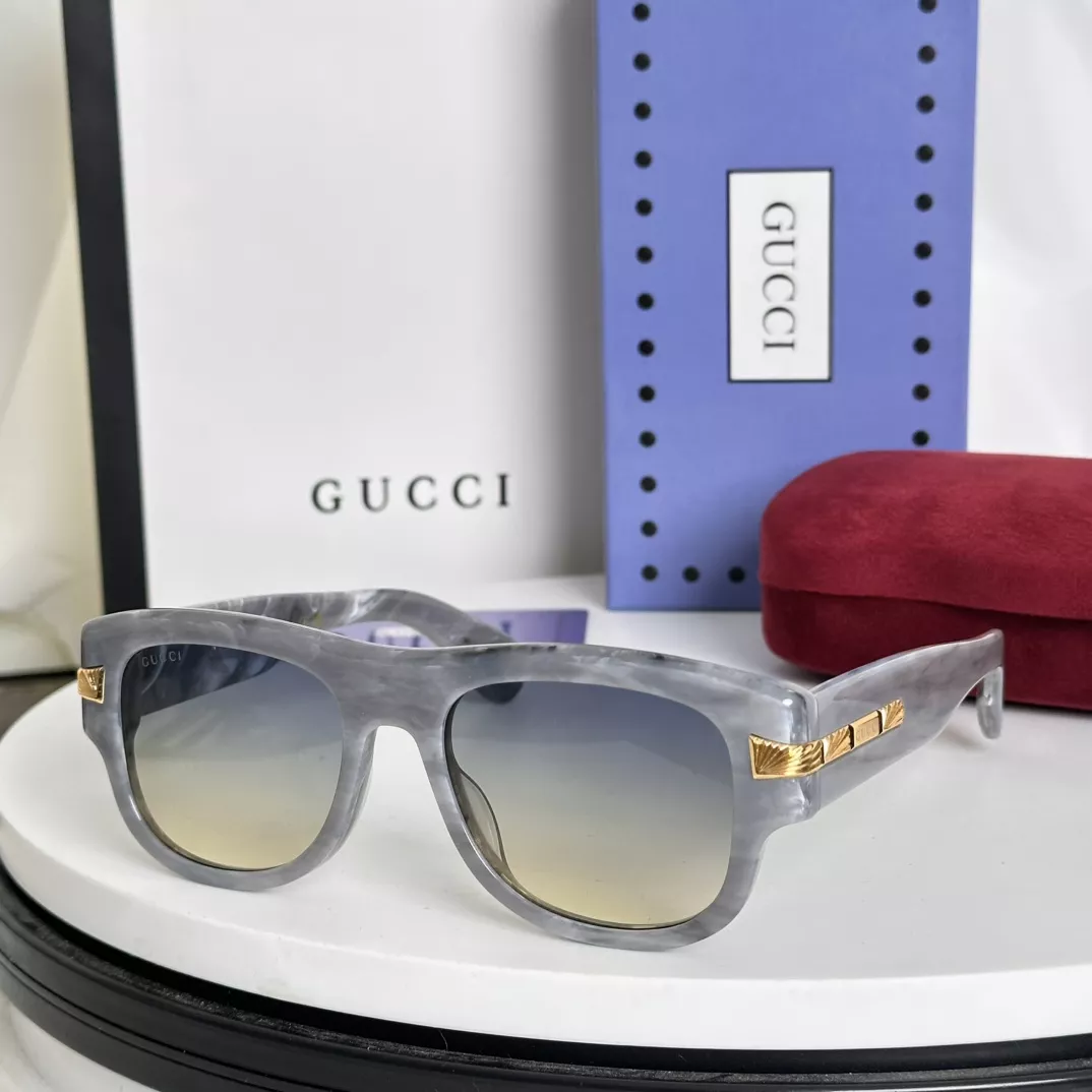 Gucci AAA Quality Sunglasses Popular 5762