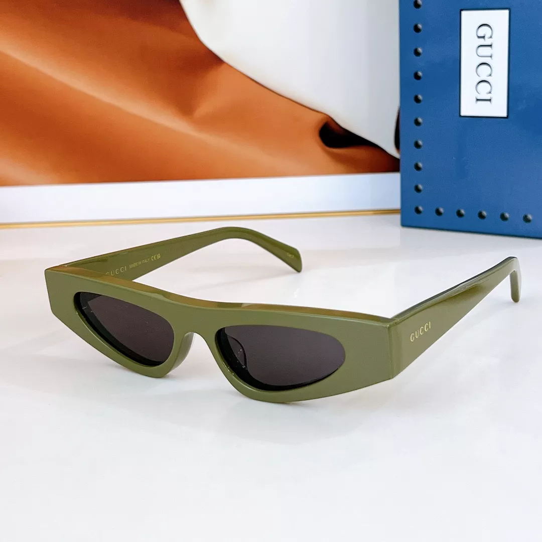 Gucci AAA Quality Sunglasses Practical 3150