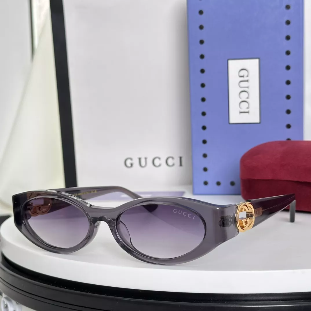 Gucci AAA Quality Sunglasses Practical 489