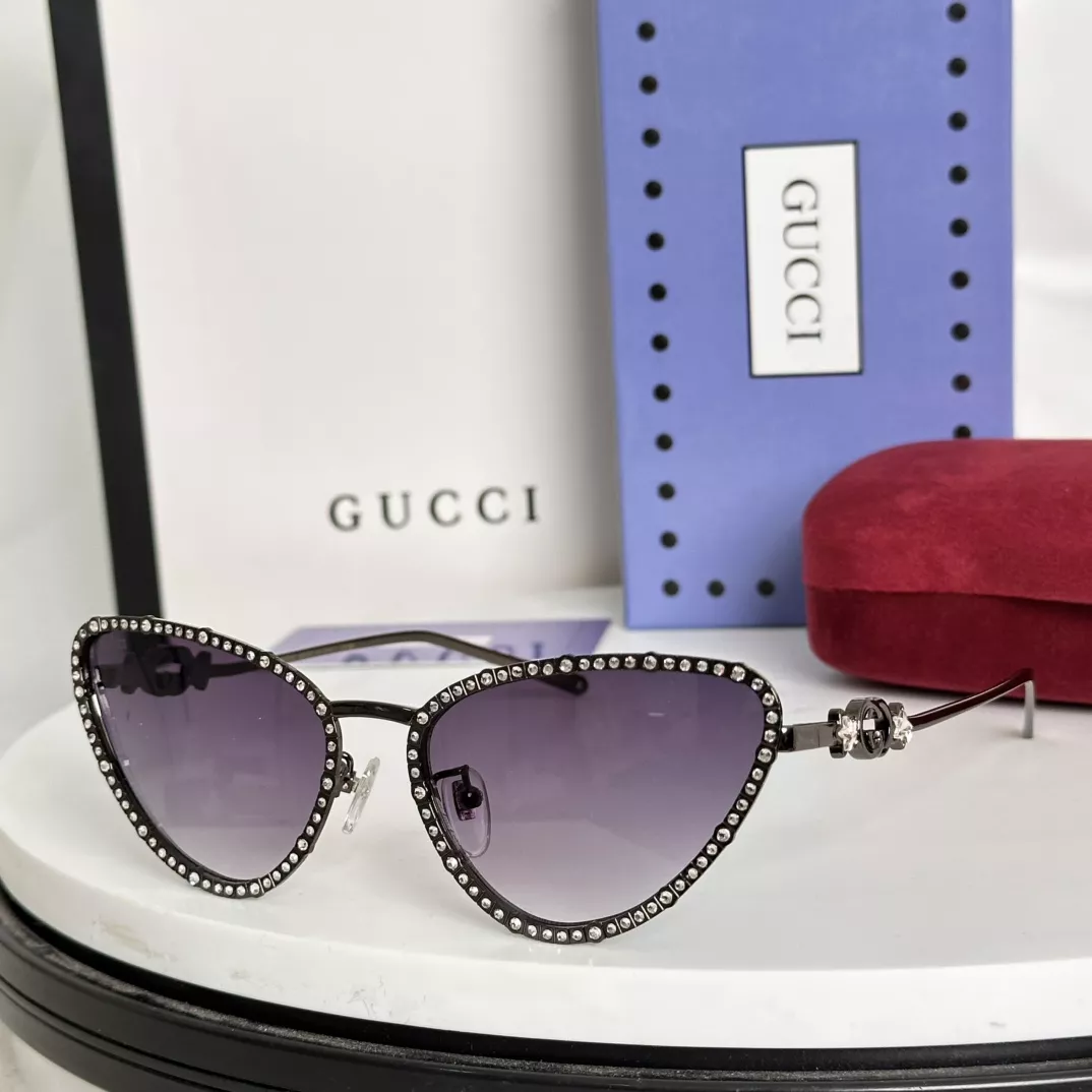 Gucci AAA Quality Sunglasses SmartChoice 5831