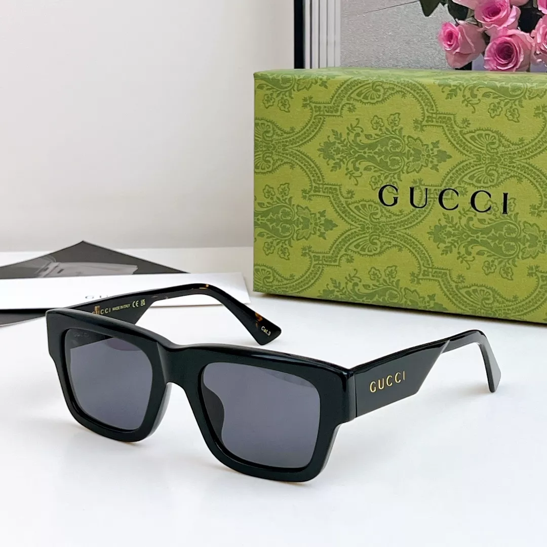 Gucci AAA Quality Sunglasses Soft 2357