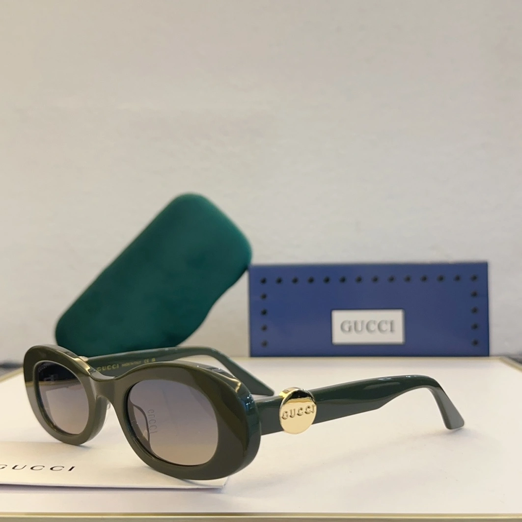 Gucci AAA Quality Sunglasses Soft 3183