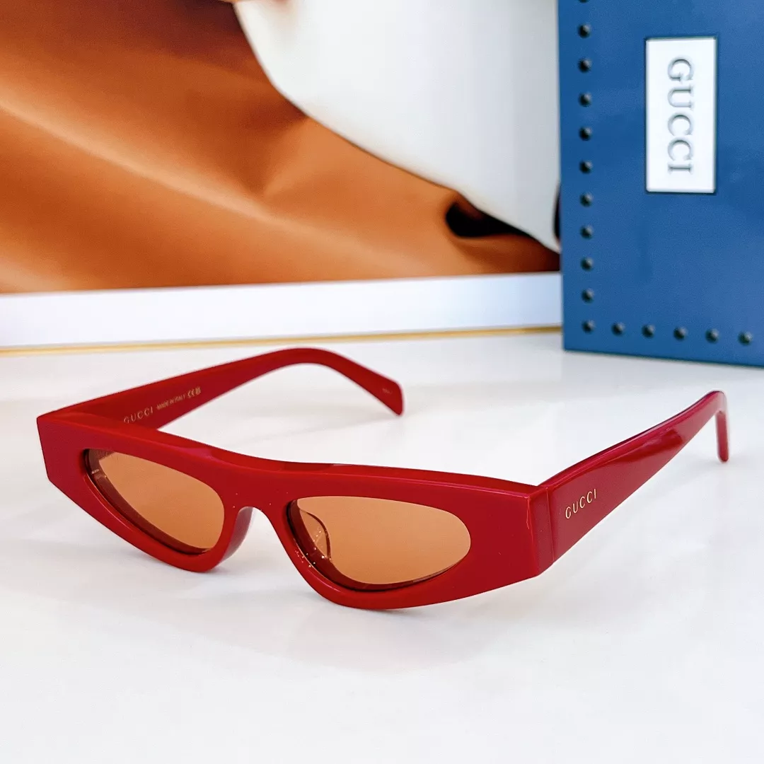 Gucci AAA Quality Sunglasses Soft 7613