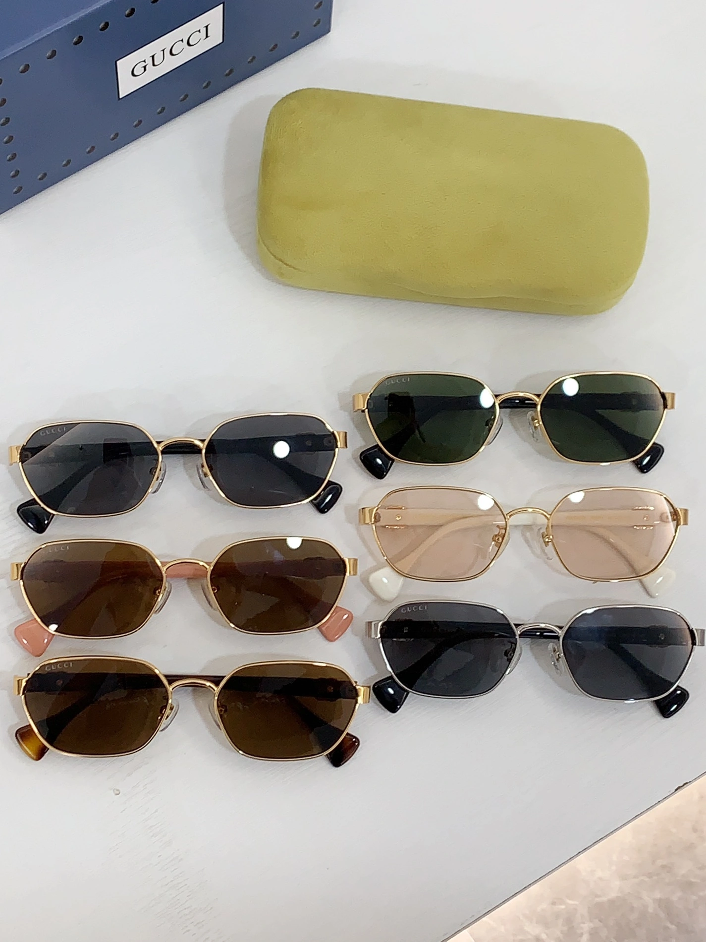 Gucci AAA Quality Sunglasses Sophisticated 5458