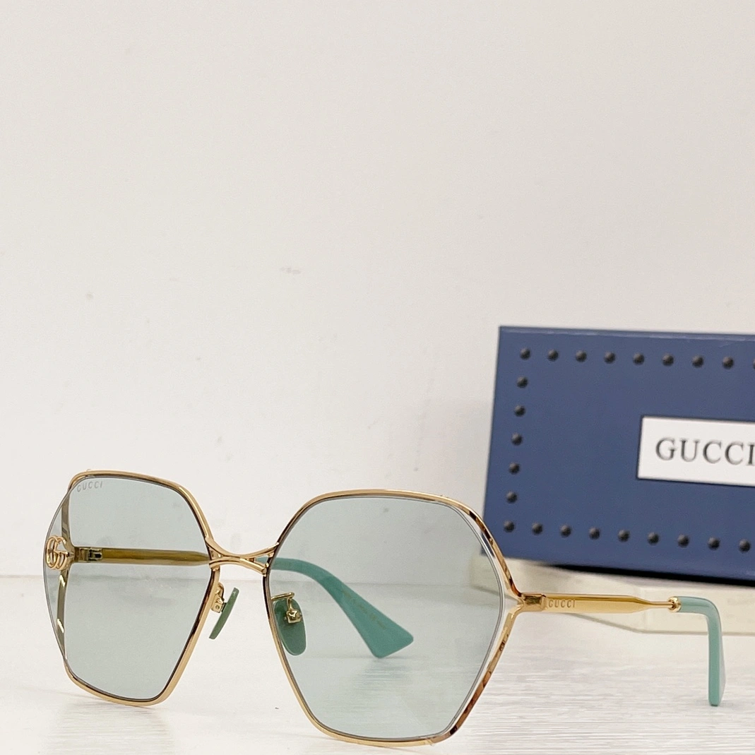Gucci AAA Quality Sunglasses SportInspired 8200