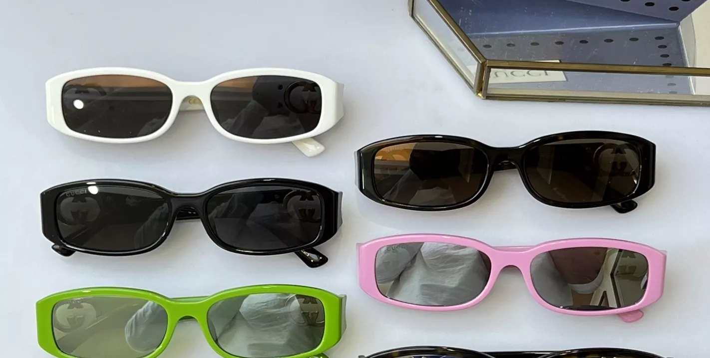 Gucci AAA Quality Sunglasses Trendsetting 8054