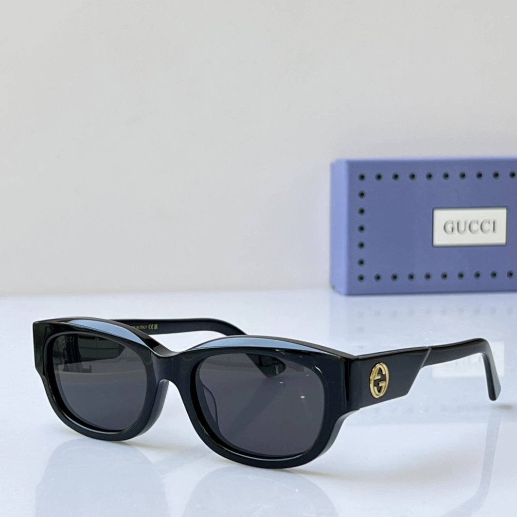 Gucci AAA Quality Sunglasses Trendsetting 967