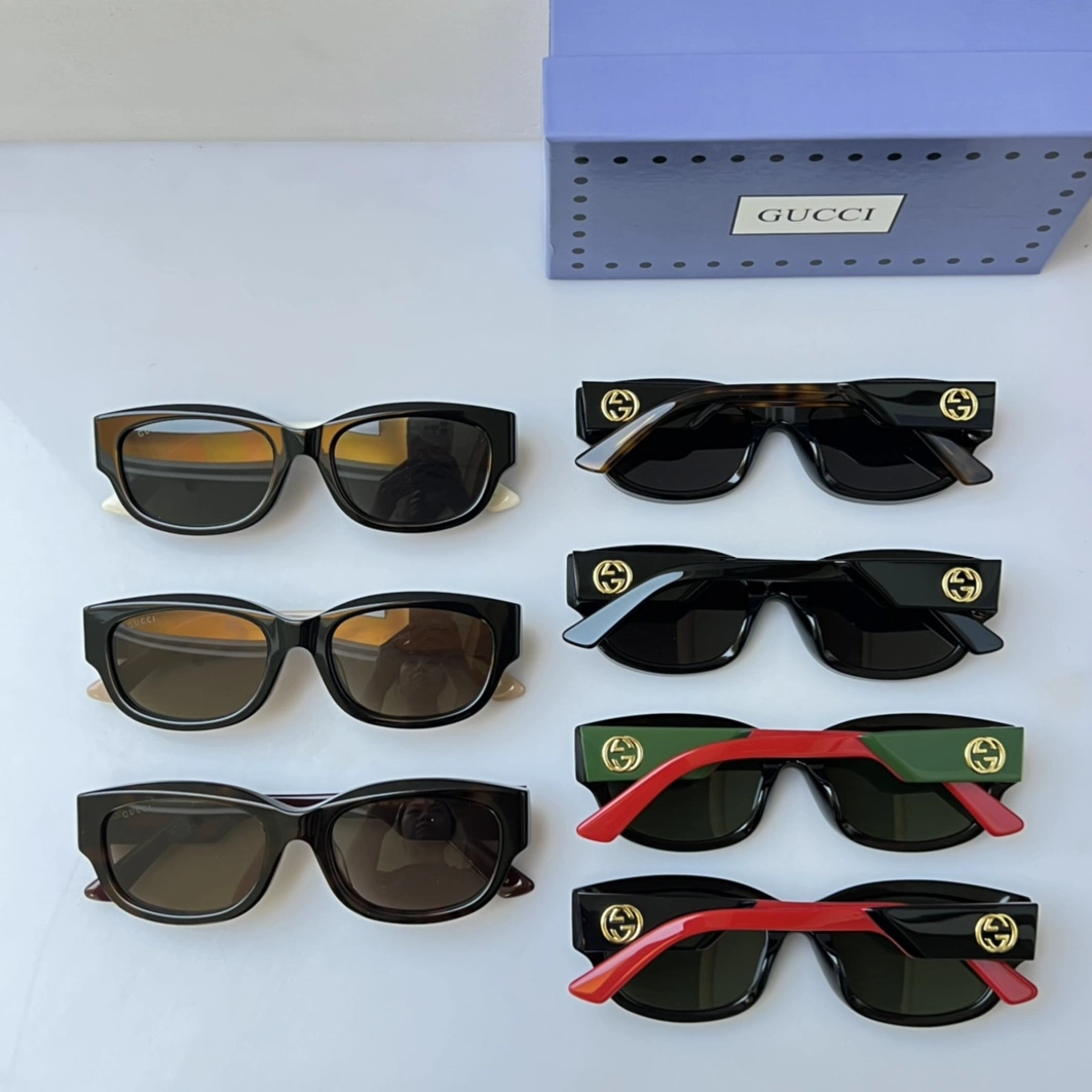 Gucci AAA Quality Sunglasses Trendsetting 967