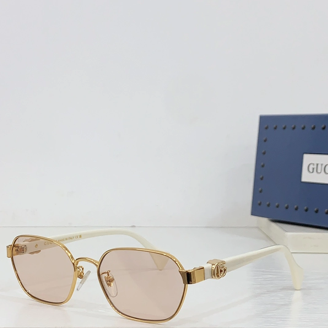 Gucci AAA Quality Sunglasses Trendy 2232