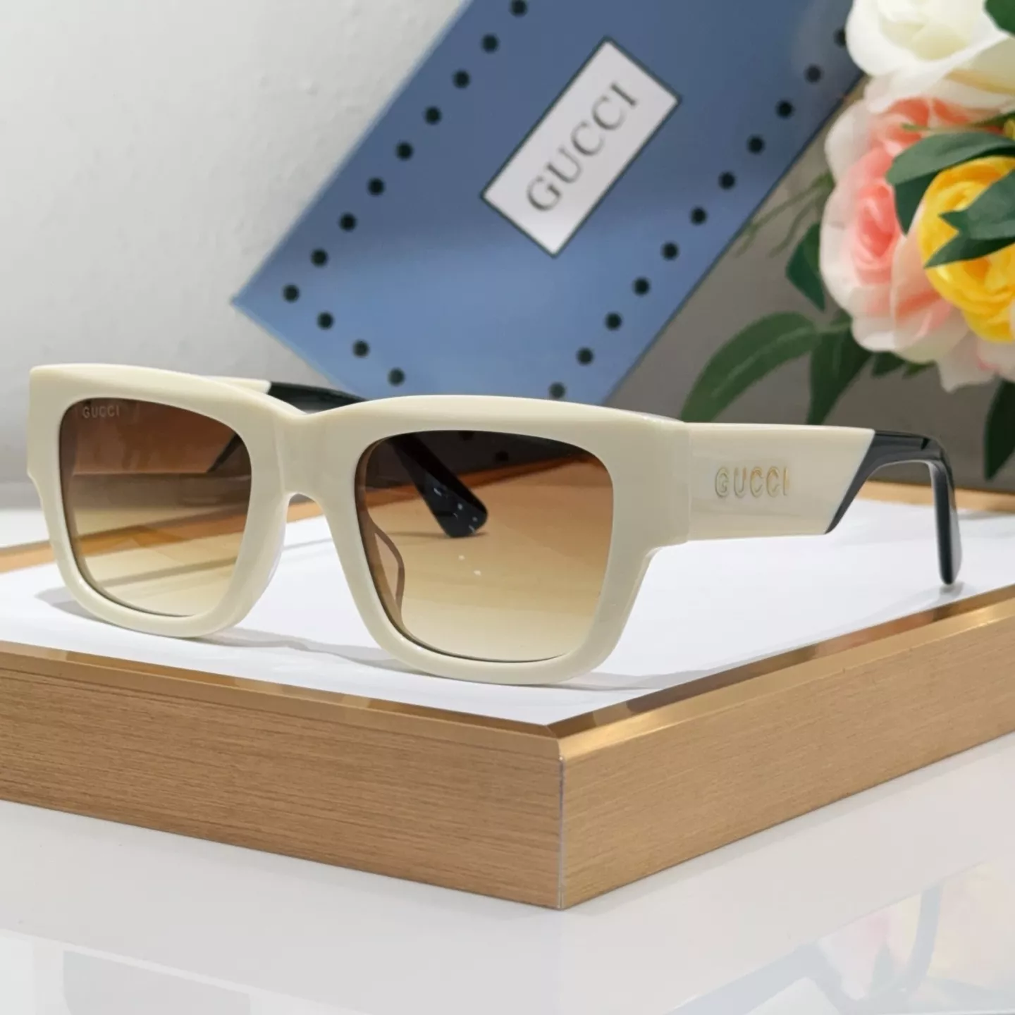 Gucci AAA Quality Sunglasses Trendy 8976