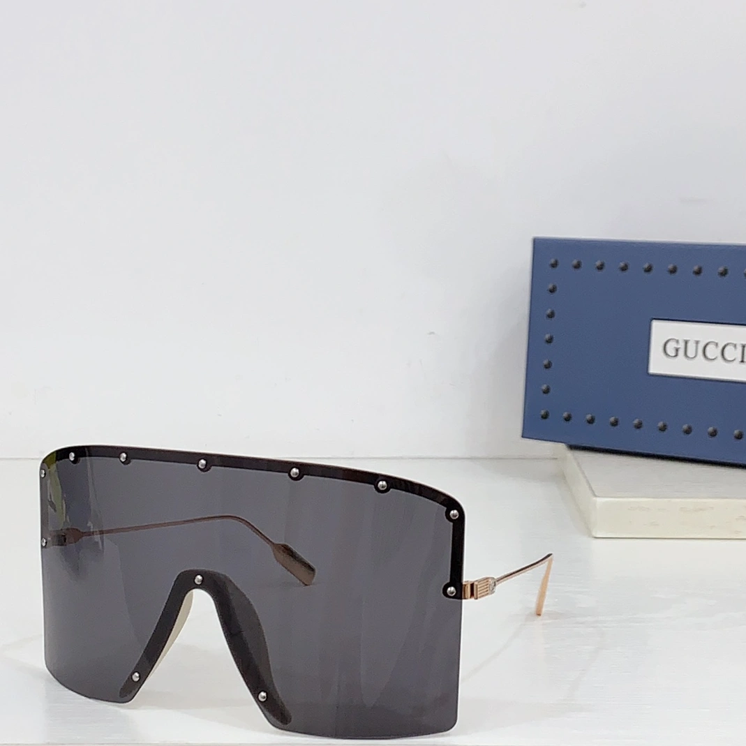 Gucci AAA Quality Sunglasses Trendy 9141