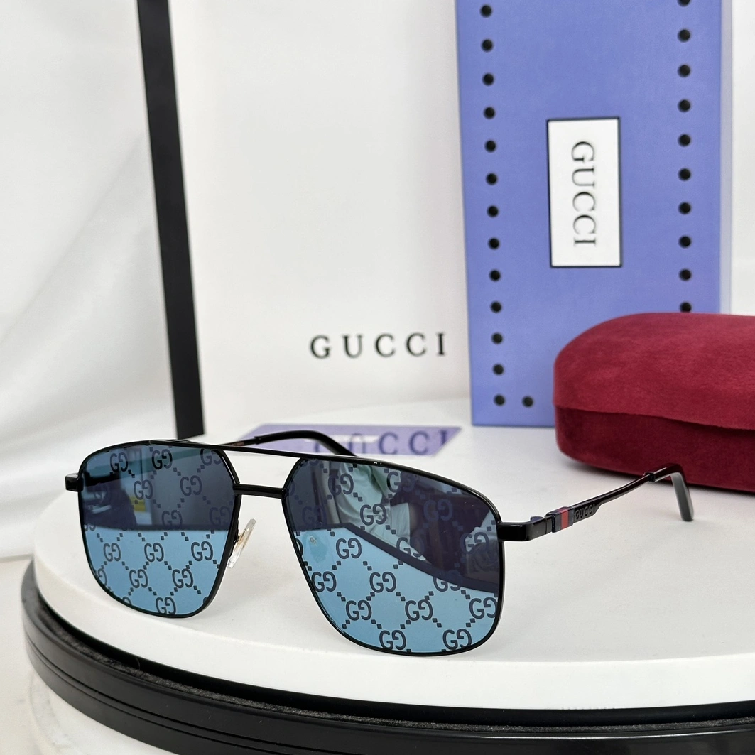 Gucci AAA Quality Sunglasses Vibrant 6208