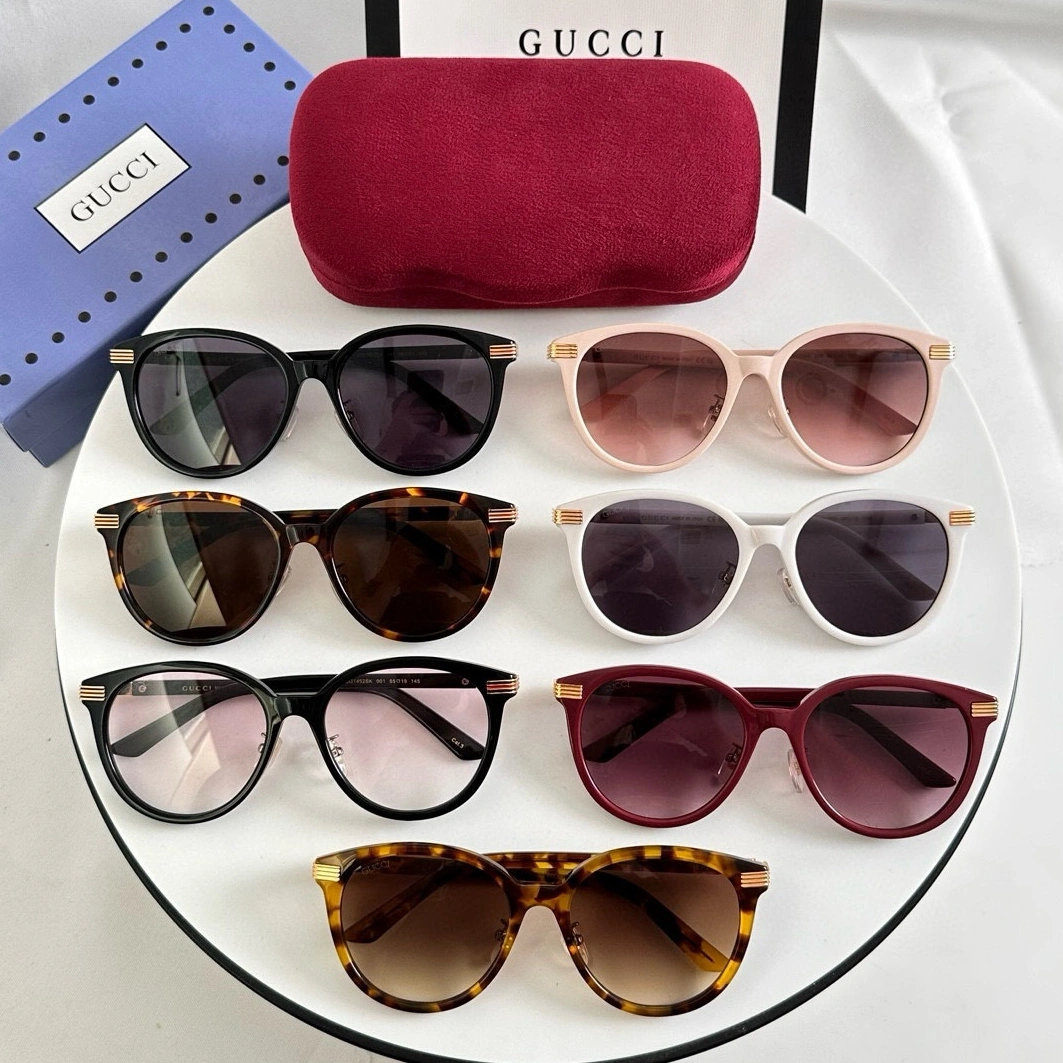 Gucci AAA Quality Sunglasses Vibrant 6880