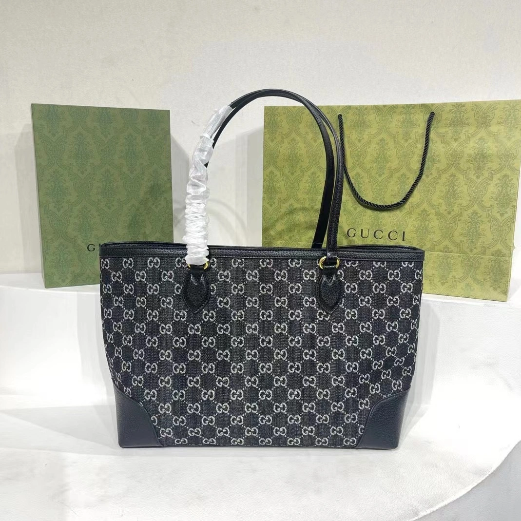 Gucci AAA Quality Tote-Handbags For Women Sleek 5507