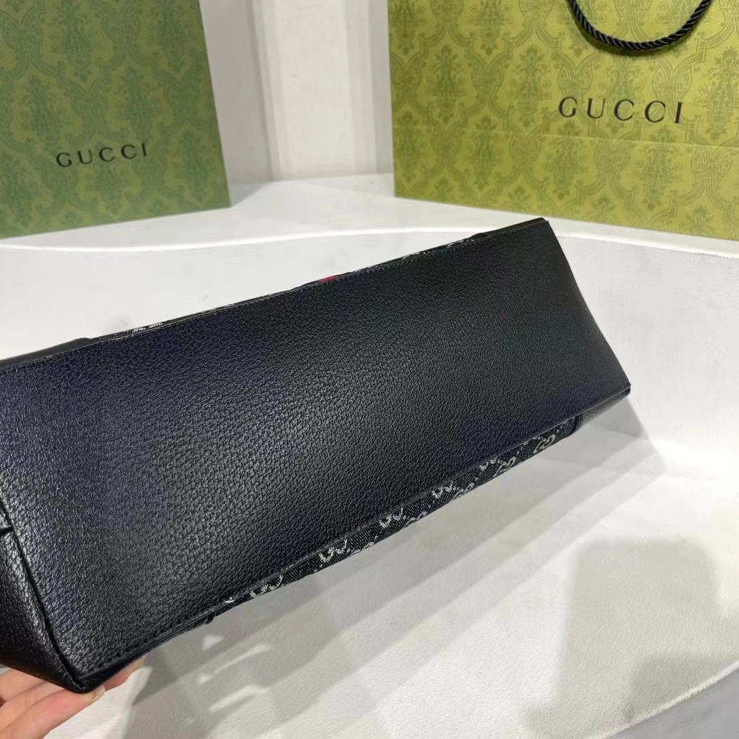 Gucci AAA Quality Tote-Handbags For Women Sleek 5507