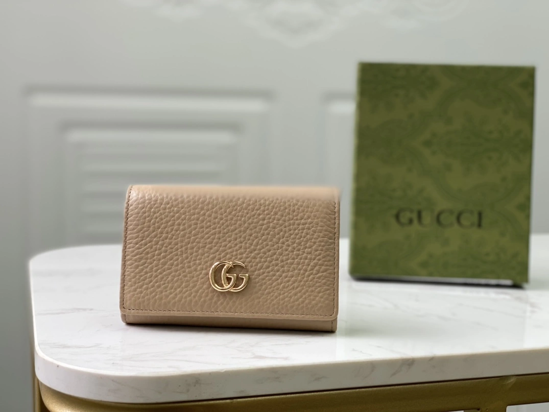 Gucci AAA Quality Wallets Bold 2960