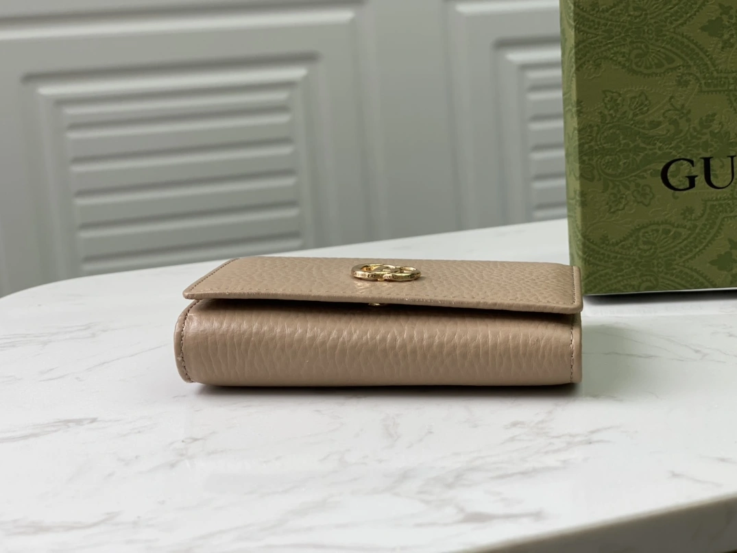 Gucci AAA Quality Wallets Bold 2960
