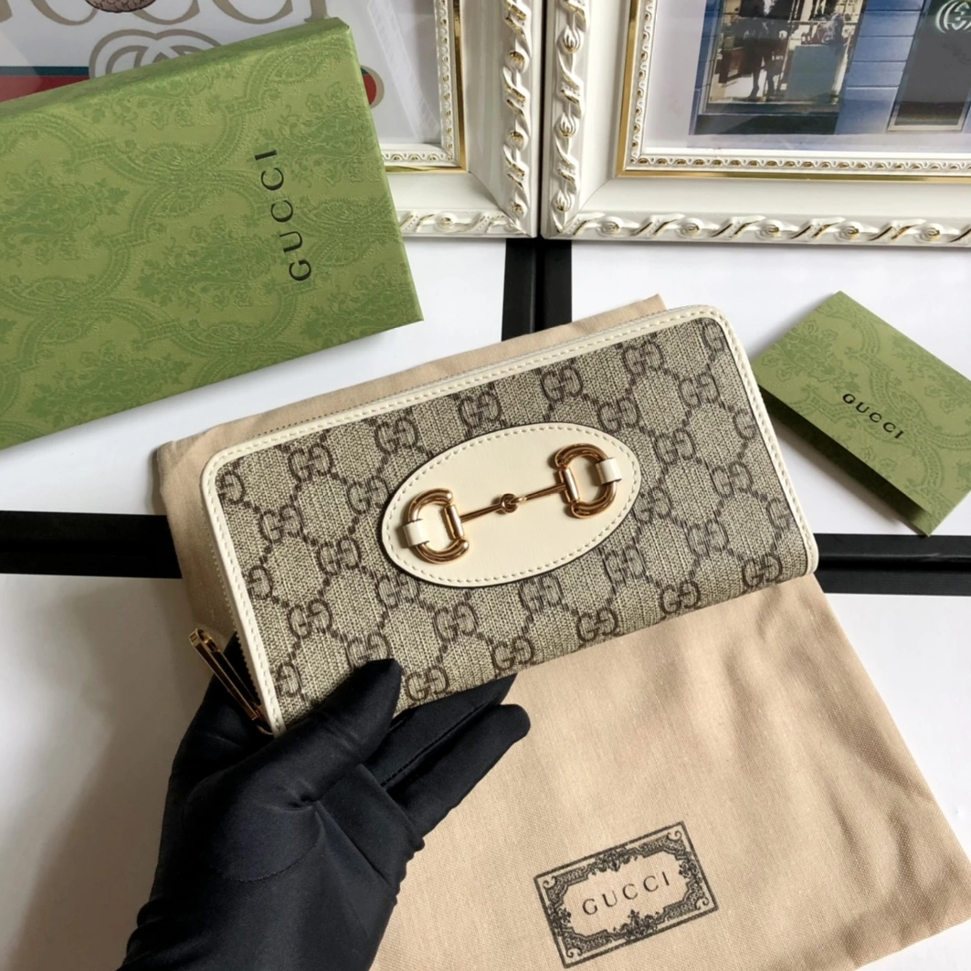 Gucci AAA Quality Wallets Breathable 7898