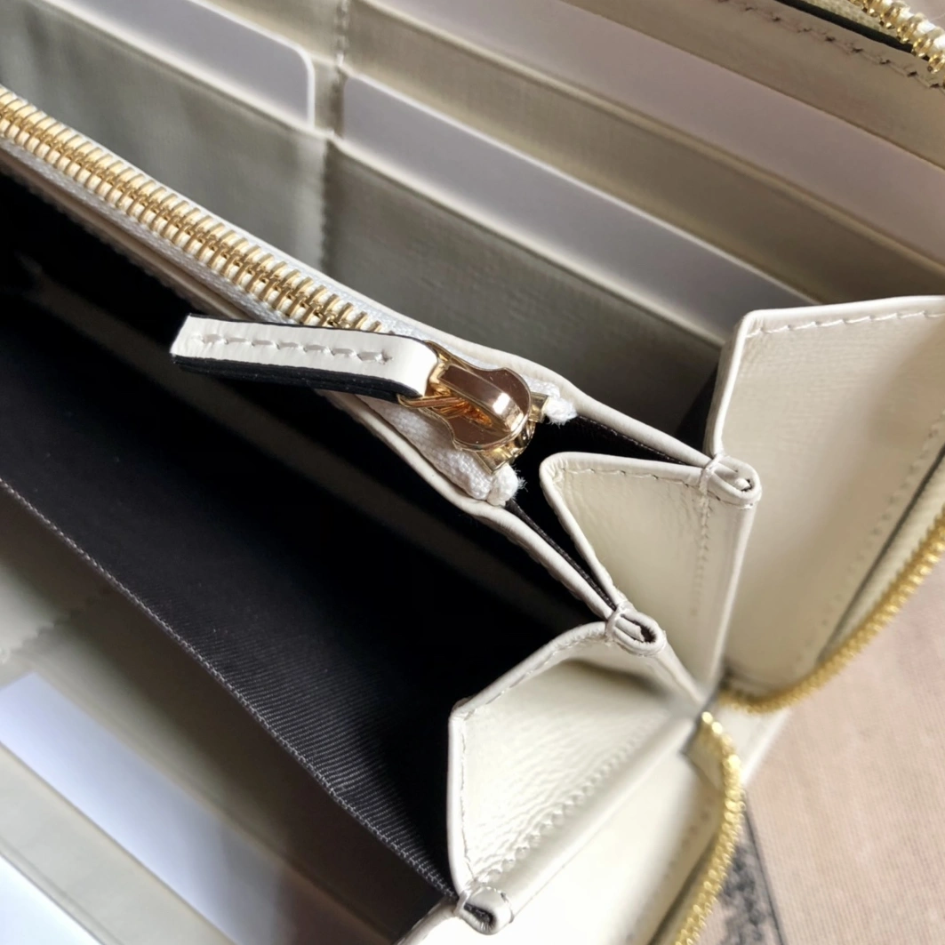 Gucci AAA Quality Wallets Breathable 7898