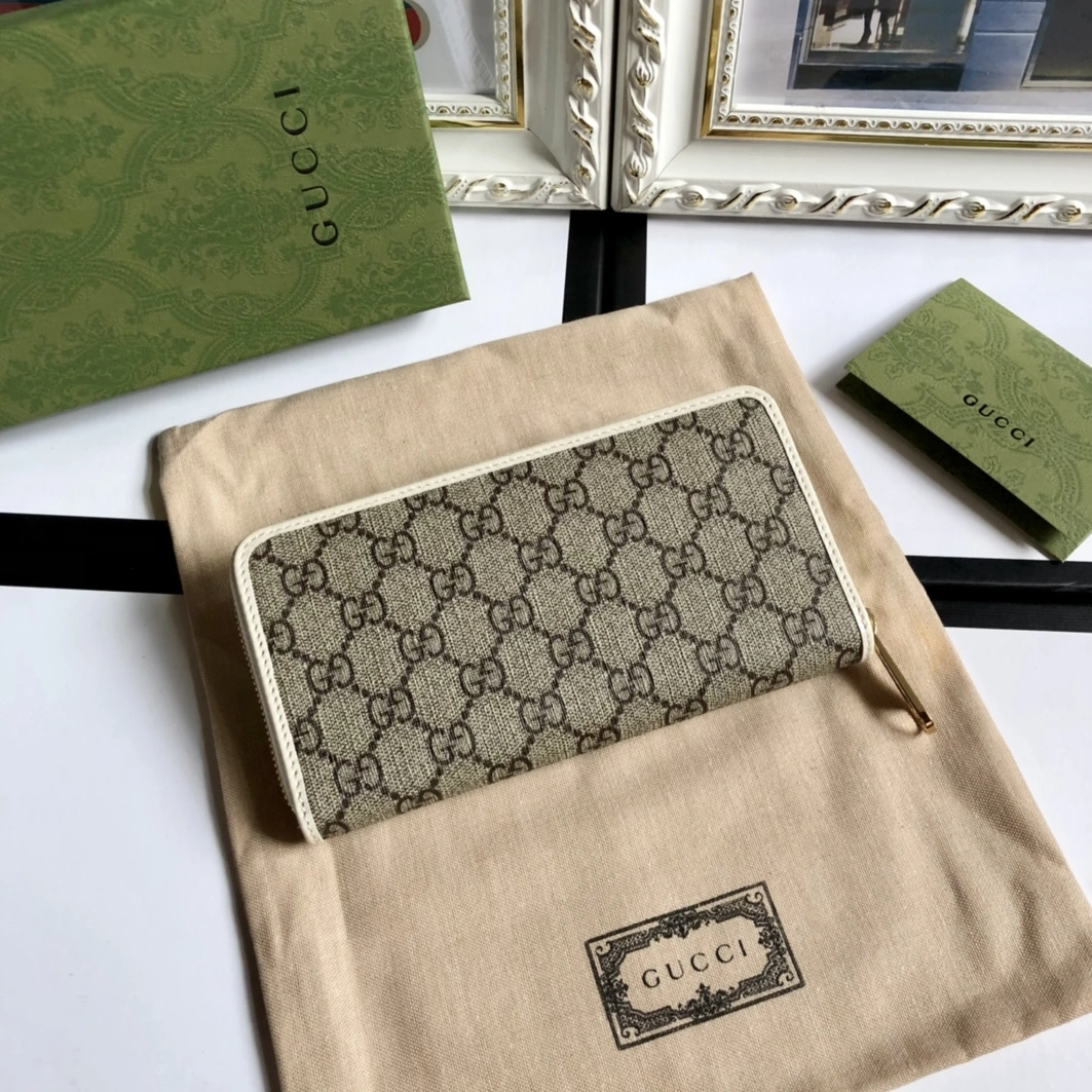 Gucci AAA Quality Wallets Breathable 7898