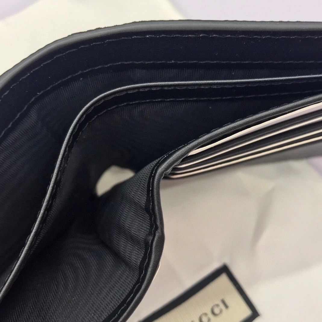 Gucci AAA Quality Wallets DailyWear 9008