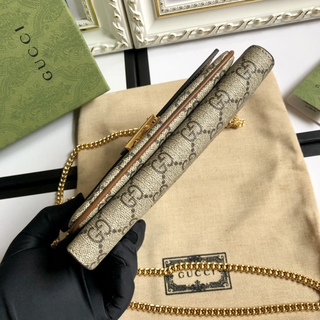 Gucci AAA Quality Wallets EasyMatch 6963