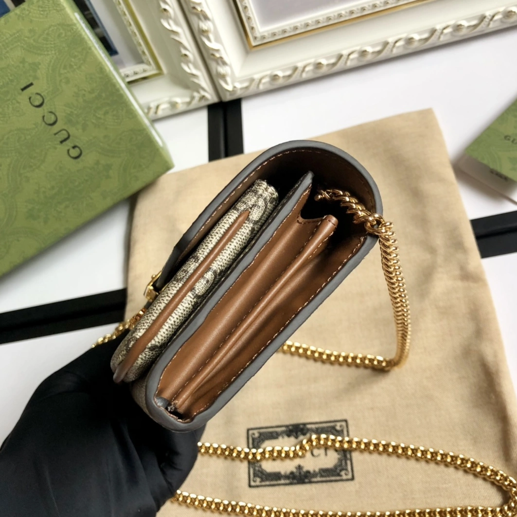 Gucci AAA Quality Wallets EasyMatch 6963
