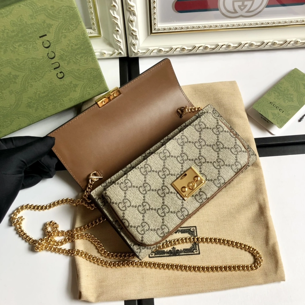Gucci AAA Quality Wallets EasyMatch 6963