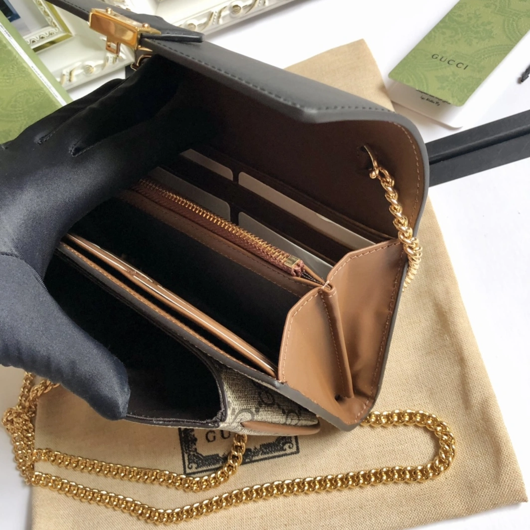 Gucci AAA Quality Wallets EasyMatch 6963
