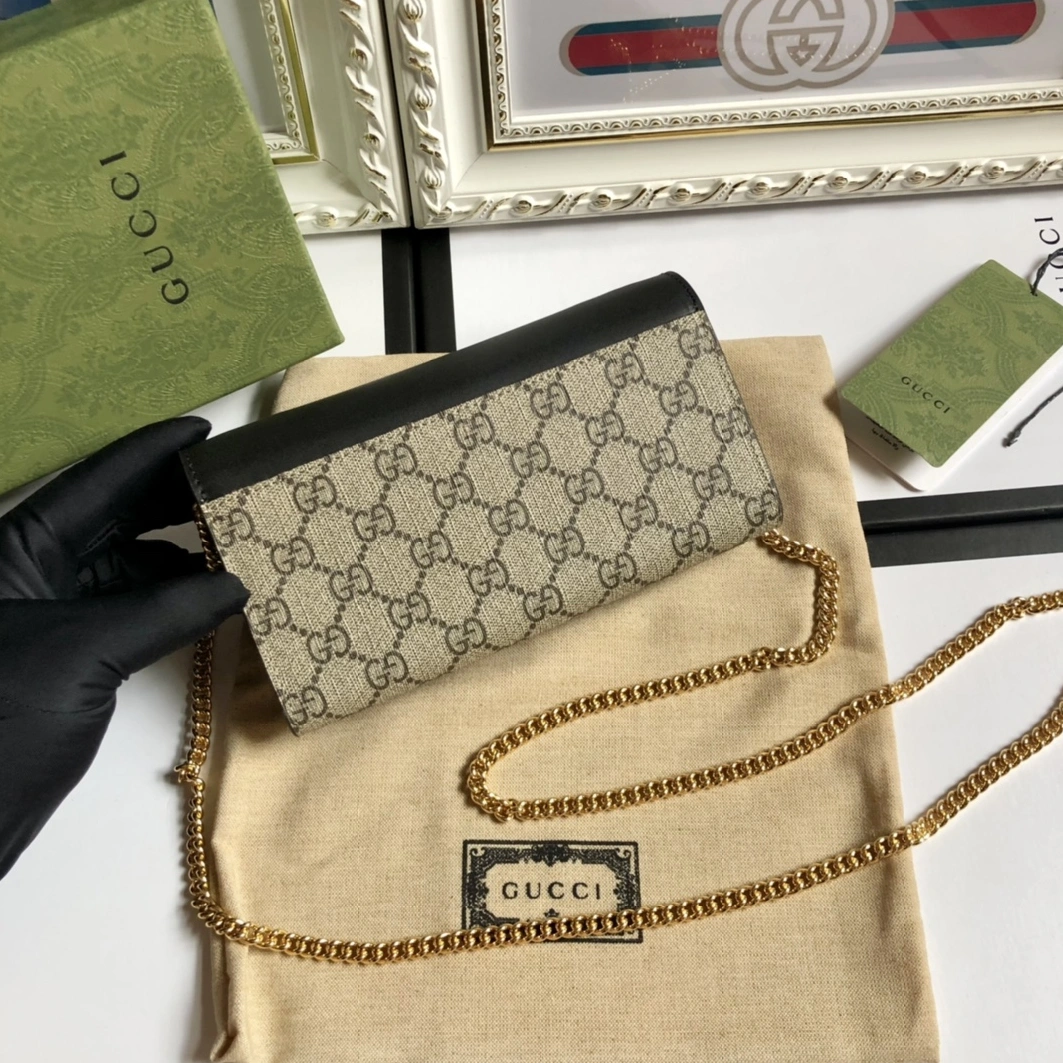 Gucci AAA Quality Wallets EasyMatch 6963