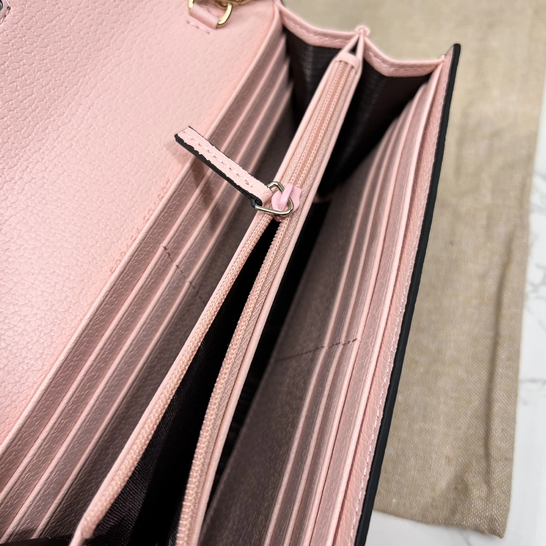Gucci AAA Quality Wallets For Women Unique 1745